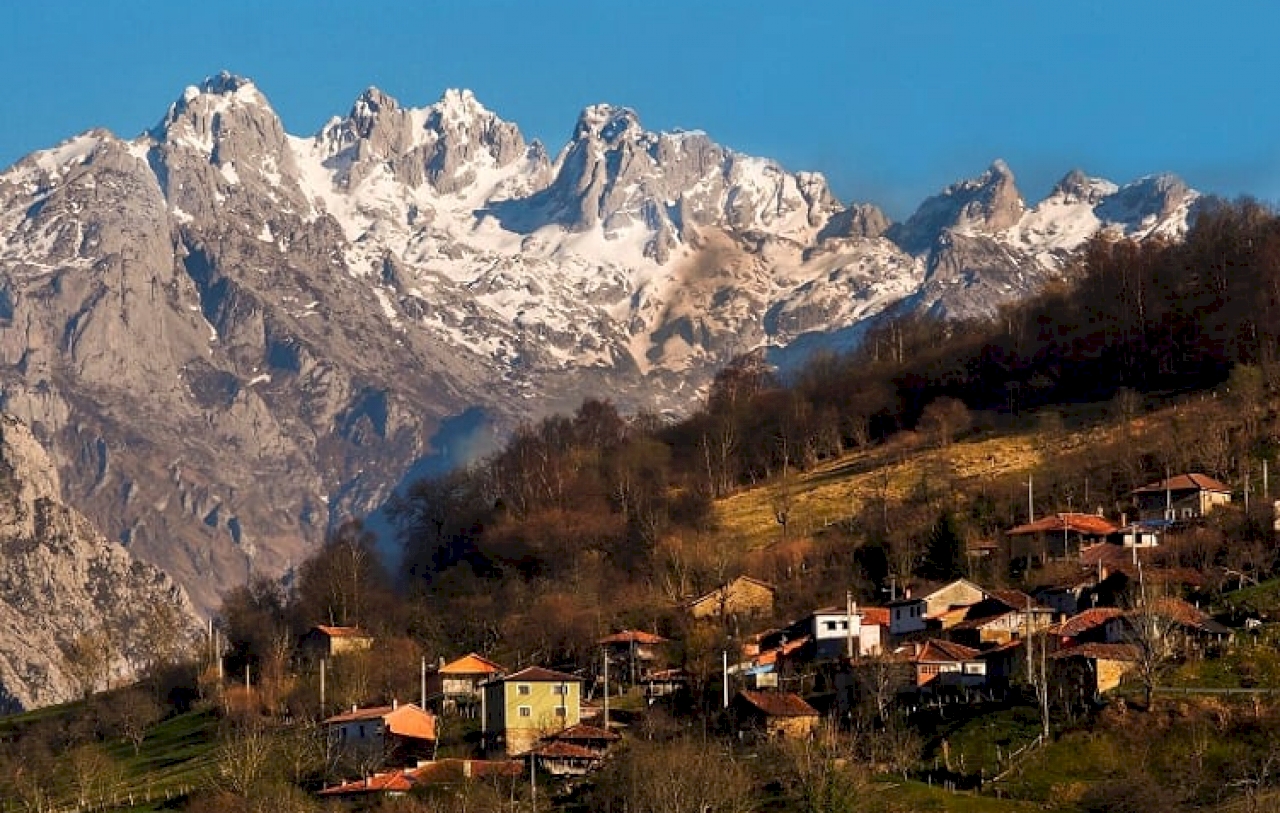 Culture and Nature Program: "PICOS DE EUROPA, ENTRE ASTURIAS Y CANTABRIA"