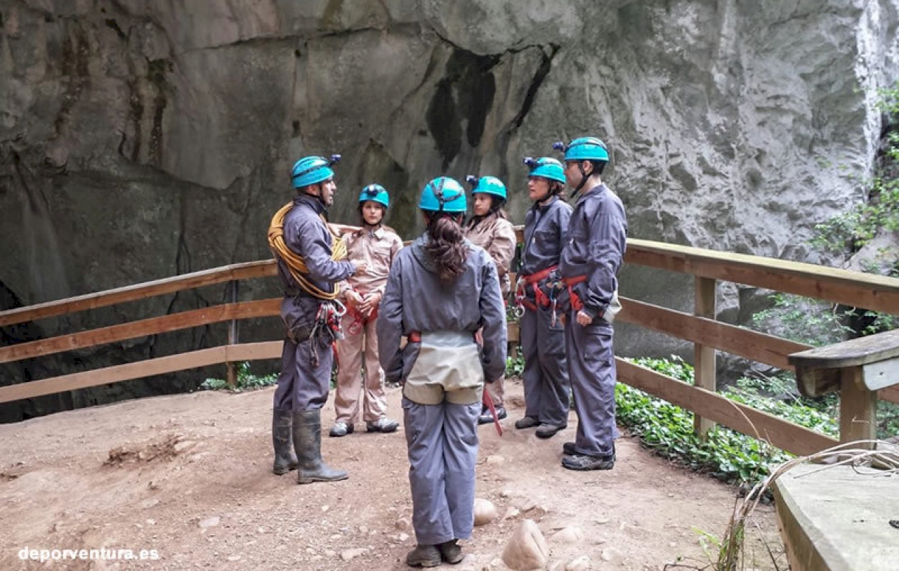 Escapada Senda del Oso y Cueva Huerta