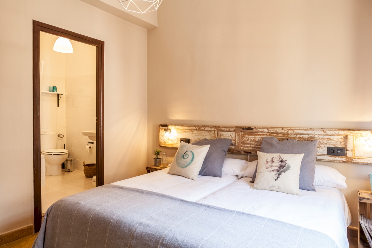 THE OLD SEAMAN BED & BREAKFAST